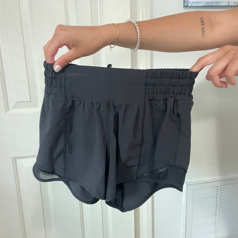 Lulu 2.5” Hotty Hot High Rise Shorts